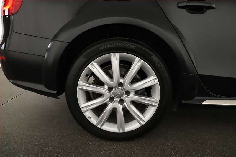 Audi A4 Allroad (2013) 2.0 TDI, 4X4, Automat - fotka 17 z 17