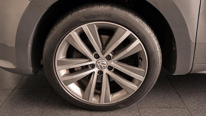 Volkswagen Sharan (2015) 2.OTDi-130kW-DSG-Highline-7mís - fotka 7 z 14