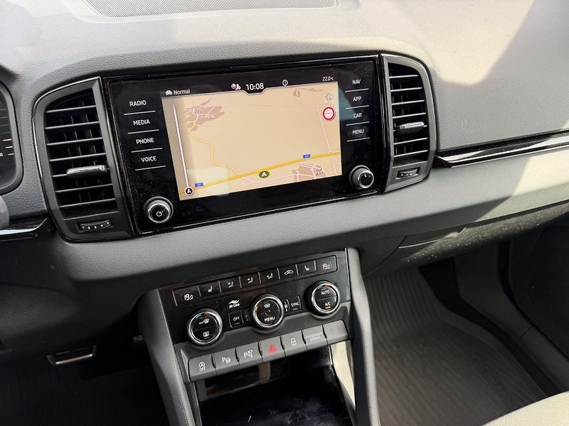 Škoda Karoq SPORT LINE 1,5TSi navi závěs  - fotka 17 z 22