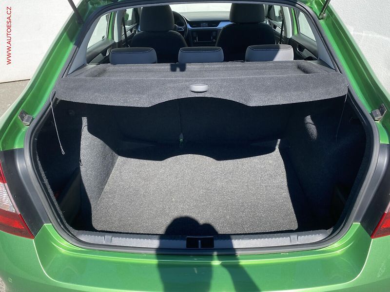 Škoda Rapid (2017) 1.0 TSI, ČR, AC, výhřev sed. - fotka 7 z 17