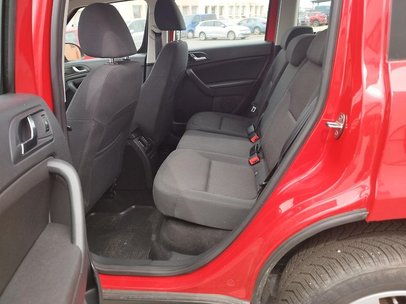 Škoda Yeti (2015) 2.0TDI, volat-608 081 843 - fotka 13 z 16
