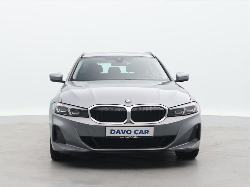 BMW Řada 3 3,0 330d 210kW 1.Maj. DPH - fotka 2 z 32