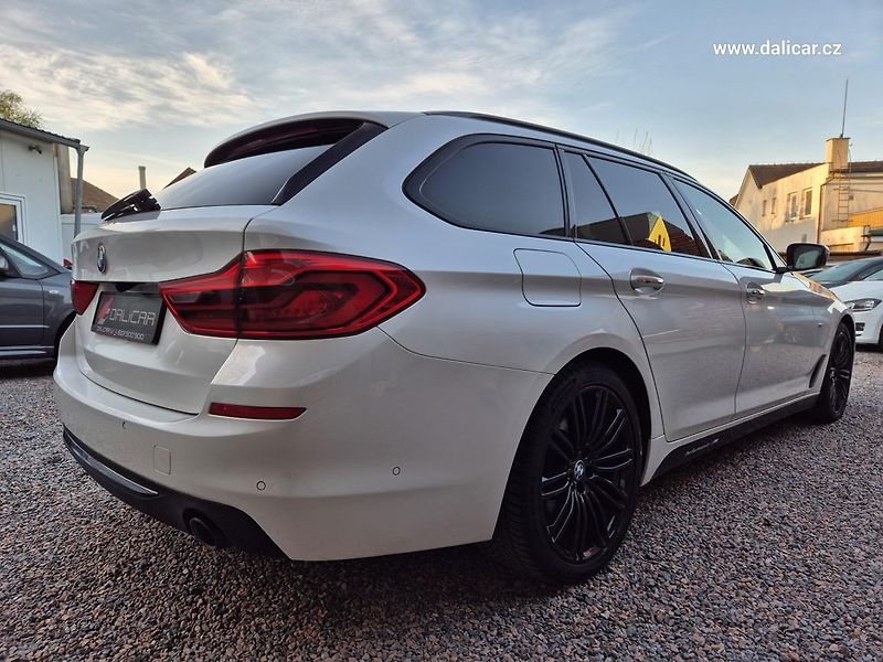 BMW Řada 5 (2017) 530d 195KW xDRIVE MSPORT Line - fotka 13 z 50