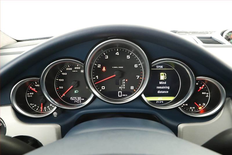 Porsche Panamera (2011) V6 - fotka 8 z 19