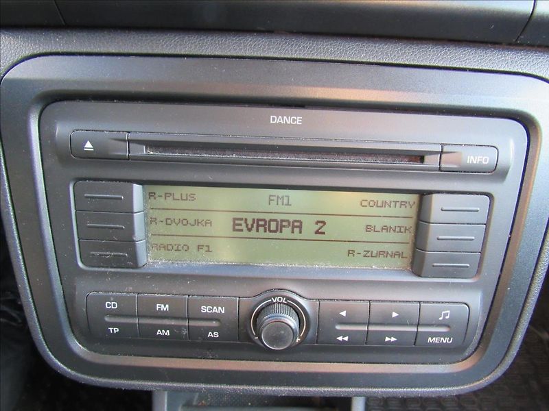 Škoda Fabia 1,2 HTP 51kW Combi - fotka 17 z 33