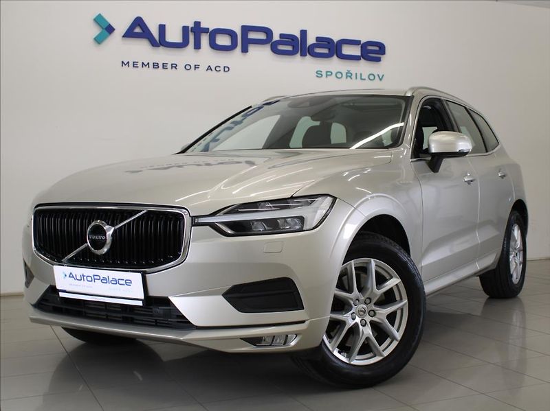 Volvo XC60 2,0 T5 184kW AWD Mom.PRO Pano. - fotka 1 z 25