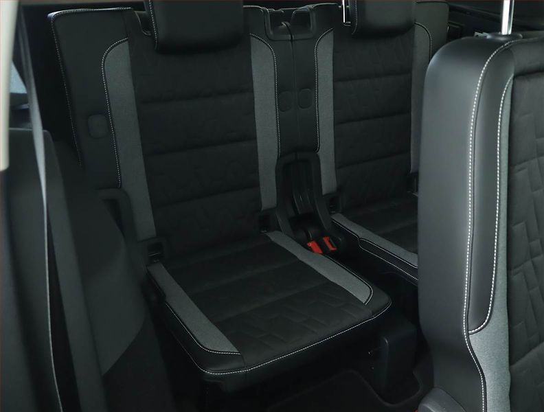 Volkswagen Touran (2025) Comfortline 1.5 TSI - fotka 16 z 19