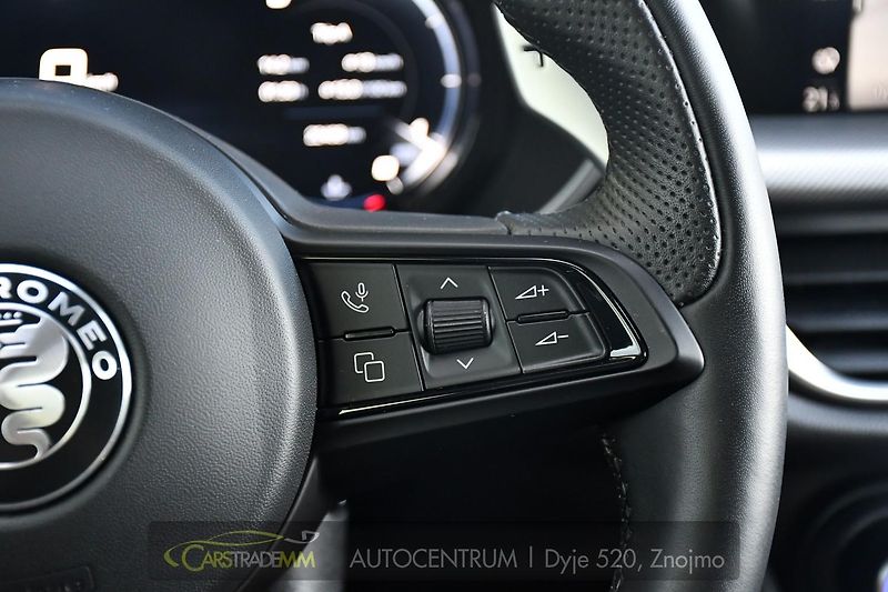Alfa Romeo Stelvio 2.2 Diesel 16V 154kW Veloce Q4 - fotka 23 z 44