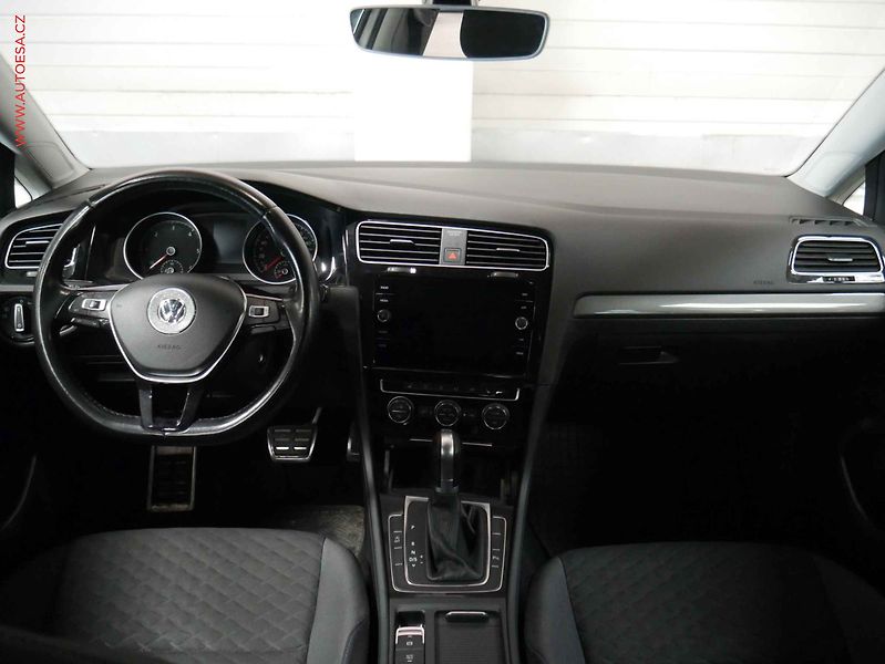 Volkswagen Golf (2019) 2.0TDi, DSG - fotka 8 z 20