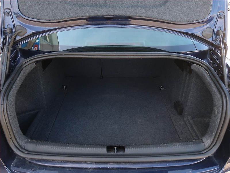 Seat Exeo (2011) 2.0 TDI, Serv.kniha, Tempomat - fotka 13 z 16