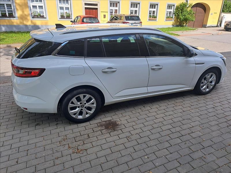 Renault Mégane 1,5 dCi Grandtour - fotka 9 z 41