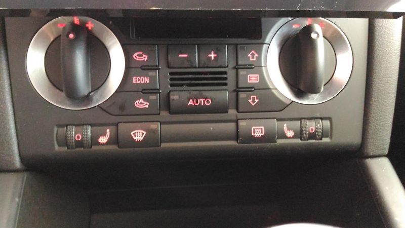 Audi A3 (2006) 2,0FSI,110KW,ALU,AUT.KLIMA - fotka 19 z 27