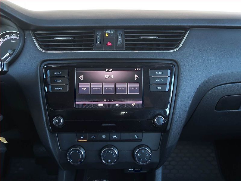 Škoda Octavia (2018) 1.6 TDI, Automat, Tempomat - fotka 12 z 16
