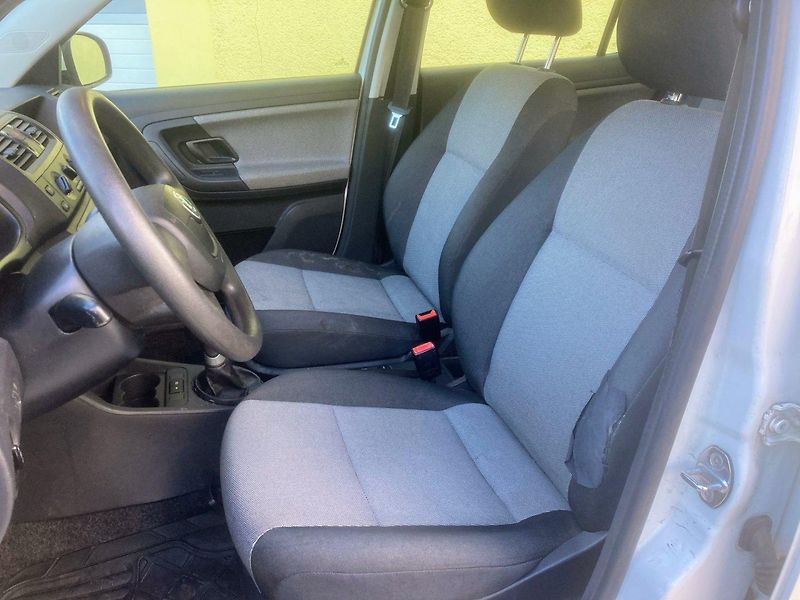 Škoda Fabia 1,2 HTP (44kW)*KLIMATIZACE* - fotka 9 z 15