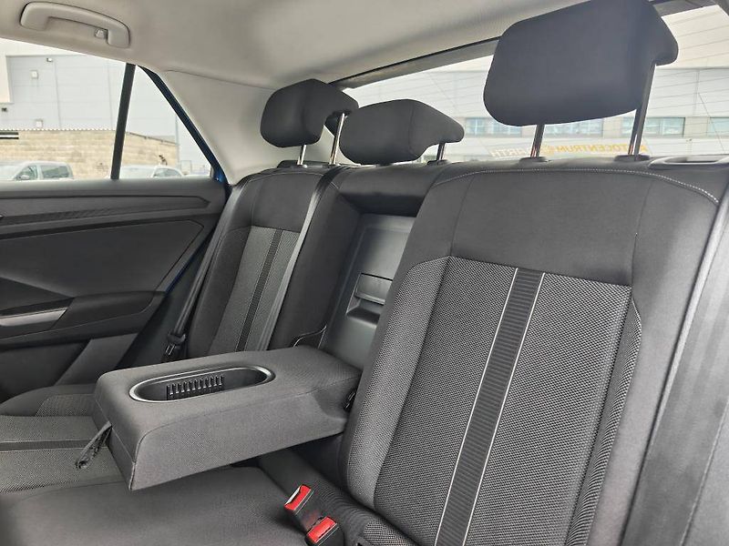 Volkswagen T-Roc Life 6G 1,0TSI - fotka 8 z 22