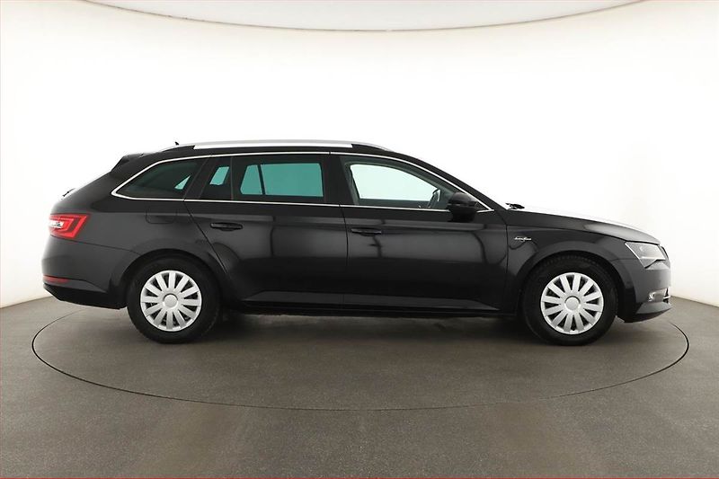 Škoda Superb (2019) Laurin&Klement 2.0 TDI - fotka 6 z 17