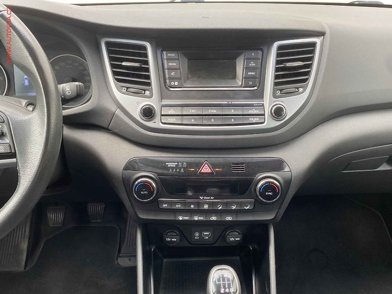 Hyundai Tucson (2016) 1.7 CRDi, Park. senzor, temp. - fotka 12 z 16