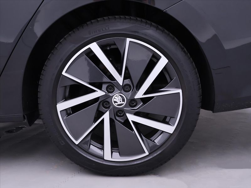 Škoda Octavia 2,0 TDI 110kW DSG Sportline DP - fotka 33 z 40