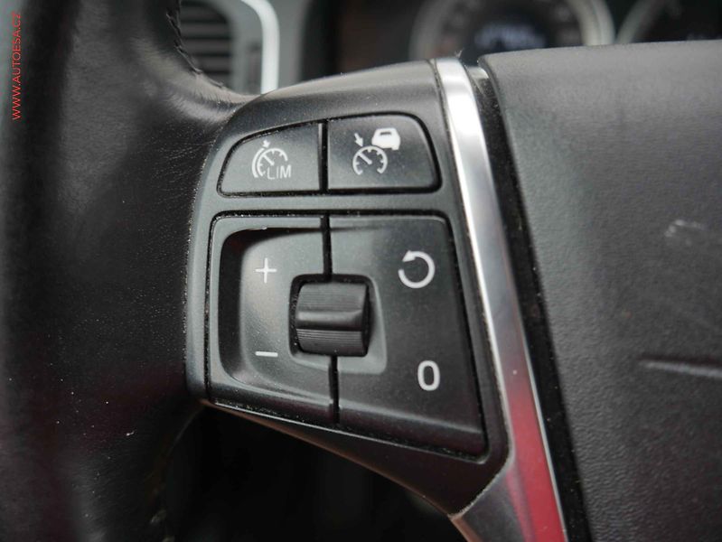 Volvo V60 (2013) 2.0D, ČR, AT - fotka 13 z 17