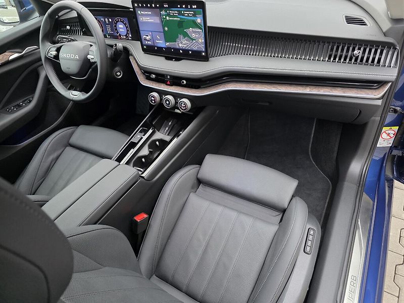 Škoda Superb Combi DSG 4M 2,0TDi 142kW L&K - fotka 22 z 26