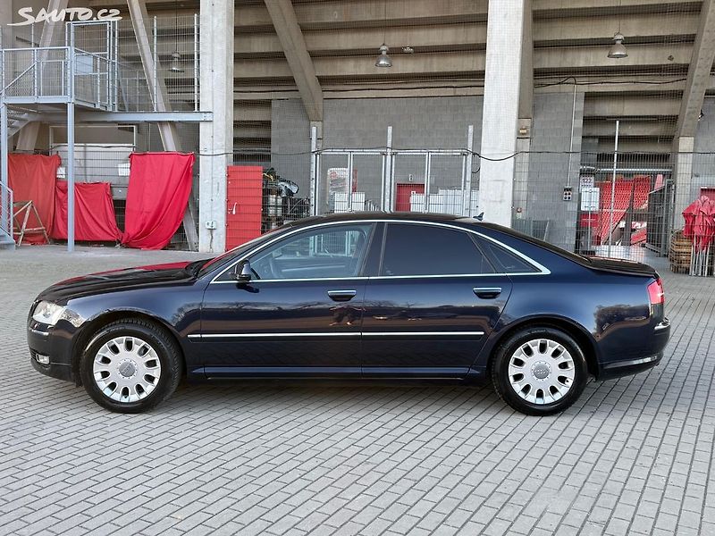Audi A8 (2008) 3.2 V6, 191kw 4x4 Původ ČR - fotka 2 z 24