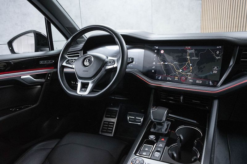 Volkswagen Touareg 3.0TDI R-LINE*TAŽNÉ*WEBASTO*ČR - fotka 8 z 49