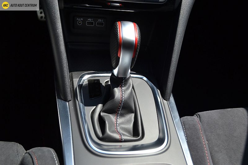 Renault Mégane R.S. TROPHY 1.8TCE 300 EDC - fotka 26 z 54