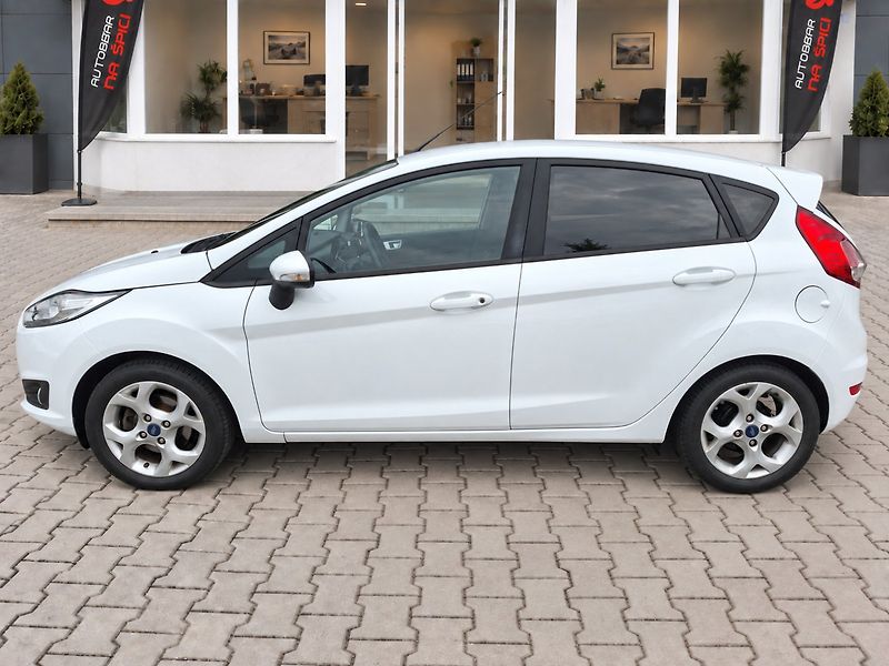 Ford Fiesta (2016) 1.25i 60kW -PARK.KAMERA - fotka 5 z 36