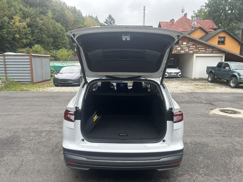 Škoda Enyaq 150kw, iV80 19ALU SOH 90% - fotka 14 z 51
