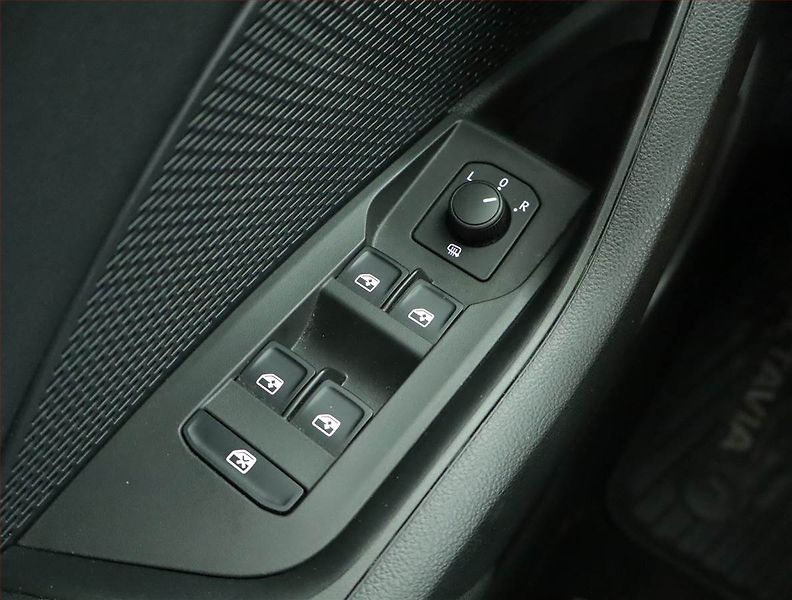 Škoda Octavia (2023) Ambition 2.0 TDI, ČR,1.maj - fotka 14 z 15