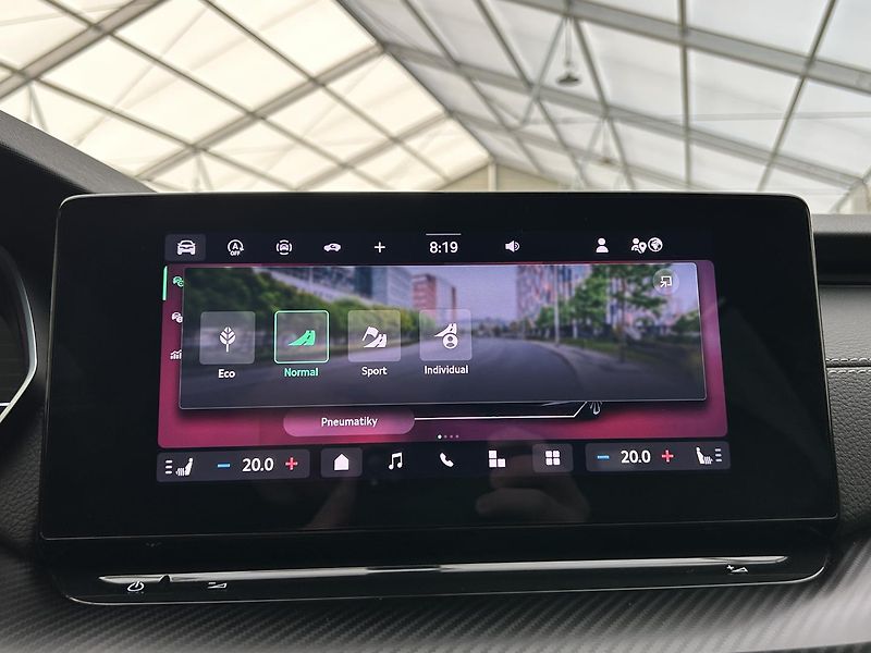 Škoda Octavia 2.0 TSI 4x4 SportLine - fotka 9 z 31
