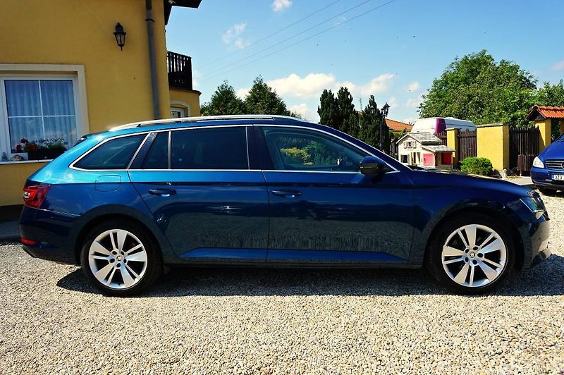 Škoda Superb (2018) STYLE 2,0 TSI 162 kW - fotka 3 z 58
