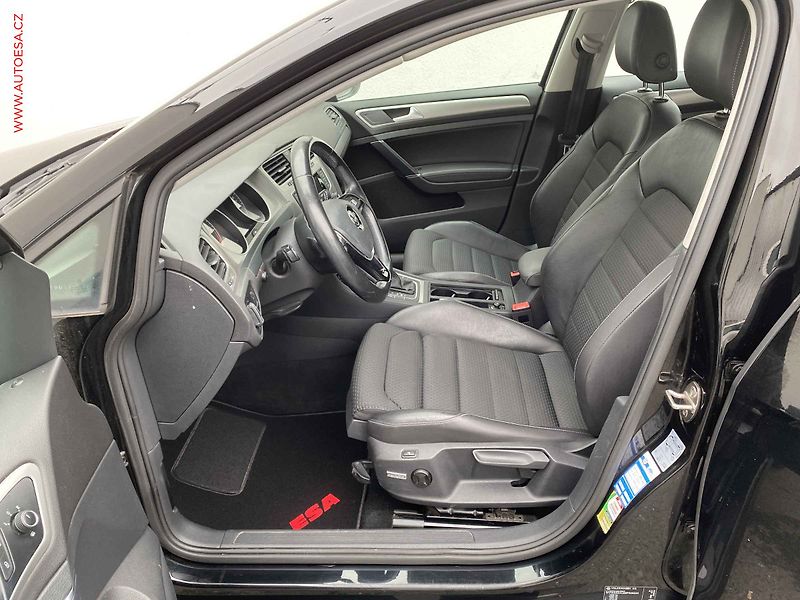 Volkswagen Golf (2013) 2.0 TDi, Comfortline, DSG - fotka 9 z 18