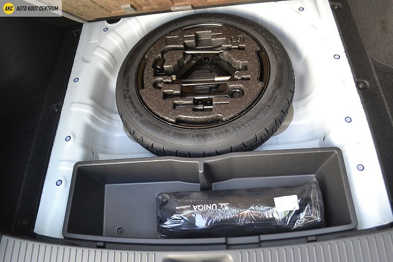 Hyundai i30 WG 1,5I MT SMART FAMILY NAVI F - fotka 16 z 51