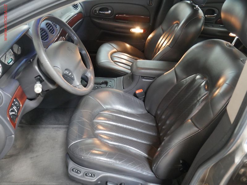 Chrysler 300C (1999) 3.5LV6, 2.maj,ČR, AT, tempo - fotka 8 z 21