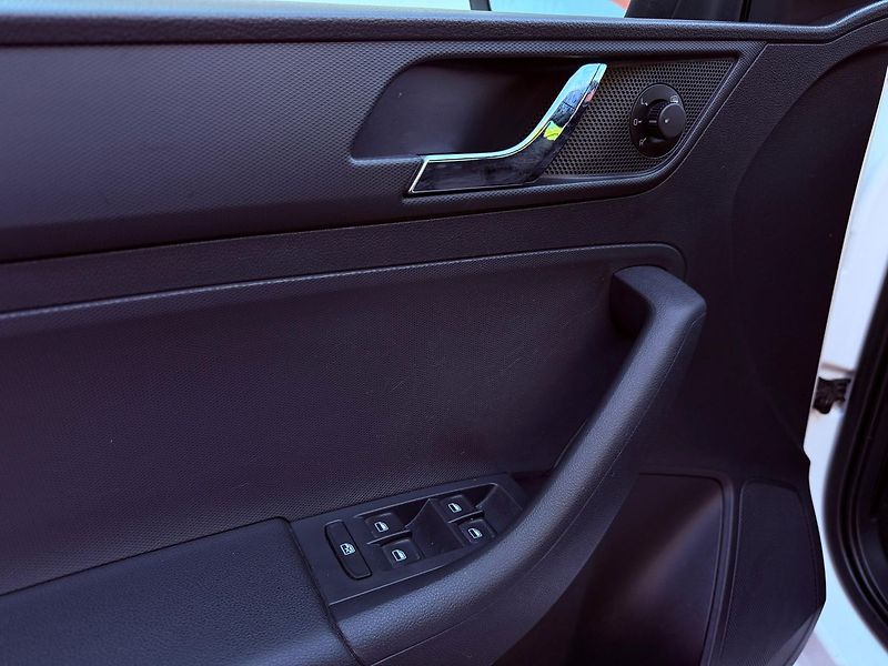 Škoda Octavia 2.0 TDi Elegance, Navi - fotka 12 z 27