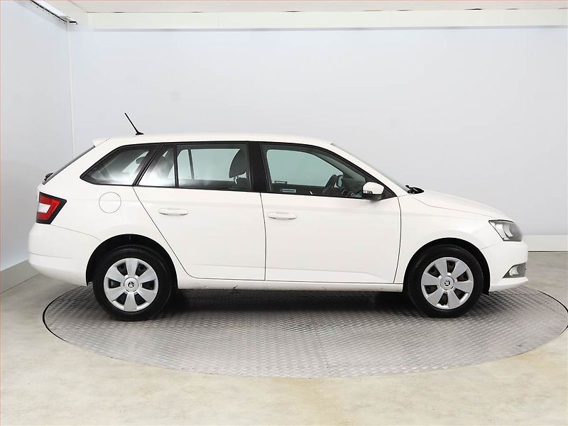 Škoda Fabia (2015) 1.4 TDI, nová STK, slušný stav - fotka 6 z 11