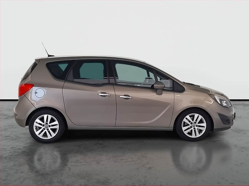 Opel Meriva (2013) Cosmo 1.7 CDTi, Automat - fotka 6 z 19