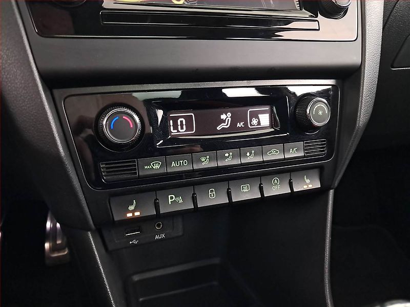 Škoda Rapid (2017) Spaceback 1.0 TSI, Navi - fotka 16 z 20