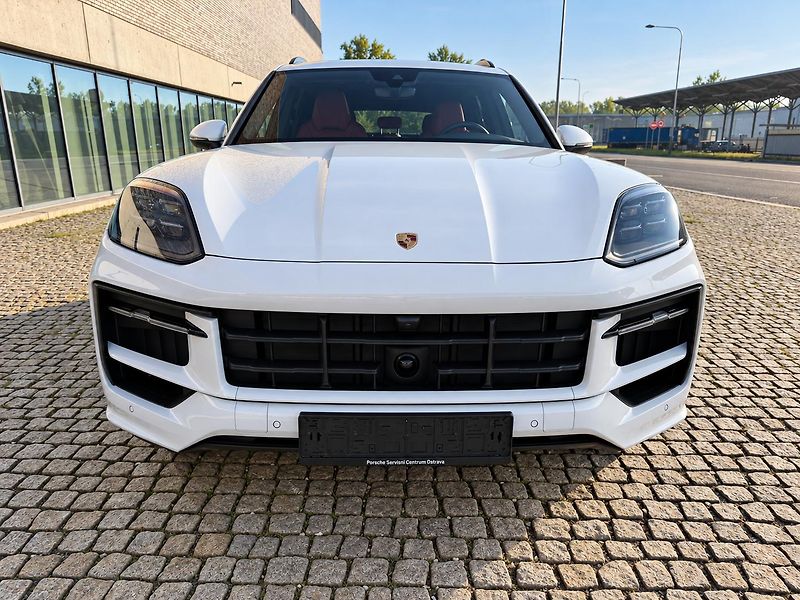 Porsche Cayenne (2024) 3.0 Sport Chrono - fotka 3 z 11