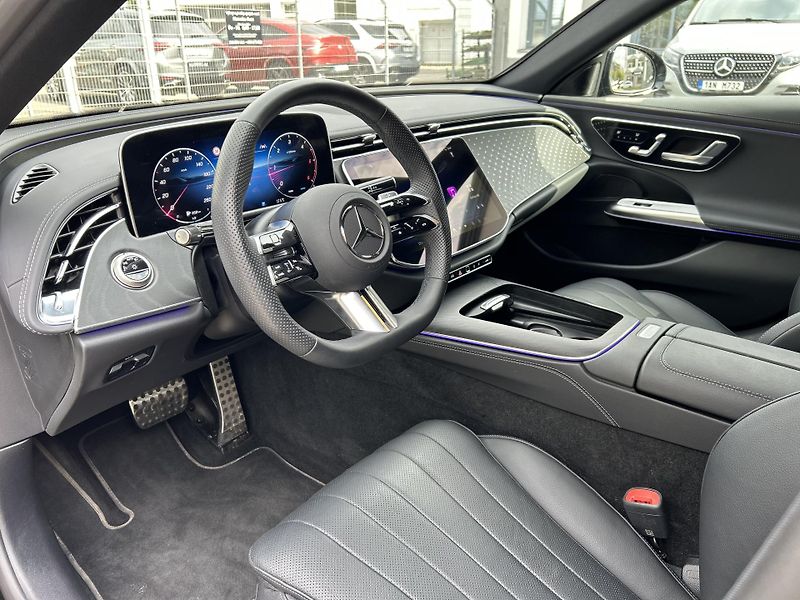 Mercedes-Benz Třídy E E 220d 4Matic AMG - fotka 12 z 28