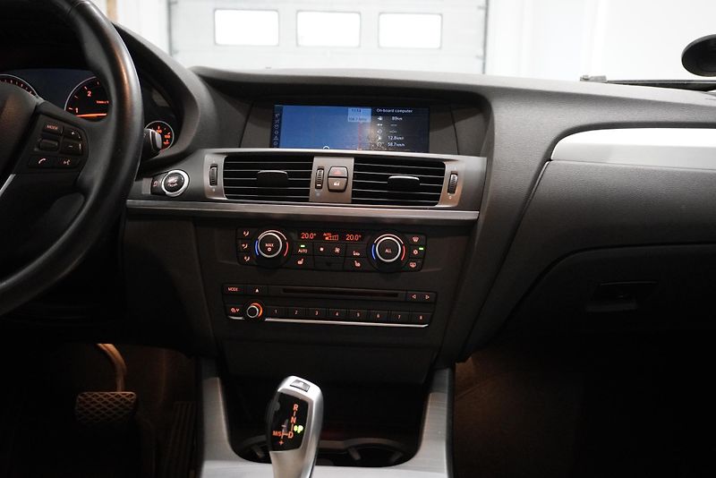 BMW X3 3,0 XDRIVE30D AUTOMAT - fotka 21 z 27