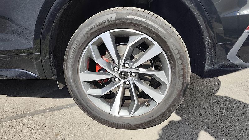 Audi Q5 (2023) Sportback S-line, B&O, Quattro - fotka 38 z 47