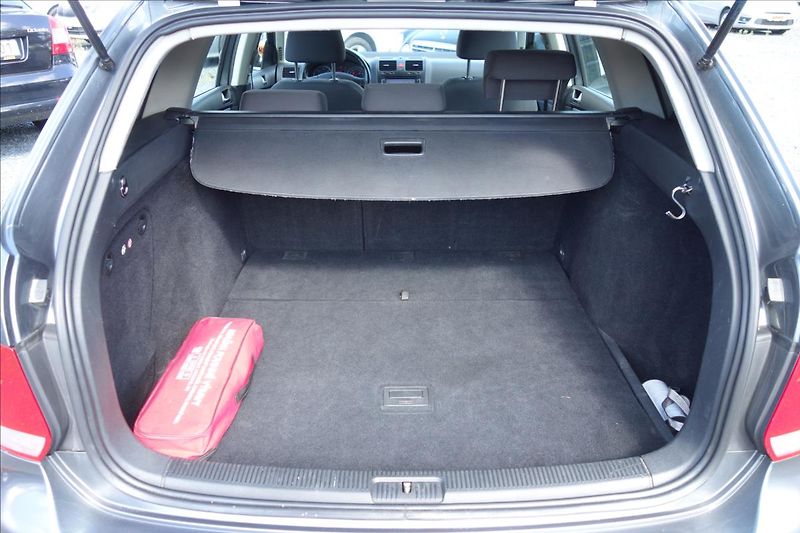Volkswagen Golf 1,9 TDi 77KW, ČR, SERVIS. KN. - fotka 15 z 38