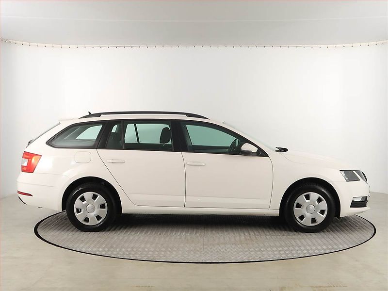 Škoda Octavia (2019) 1.6 TDI, Serv.kniha, Navi - fotka 6 z 16
