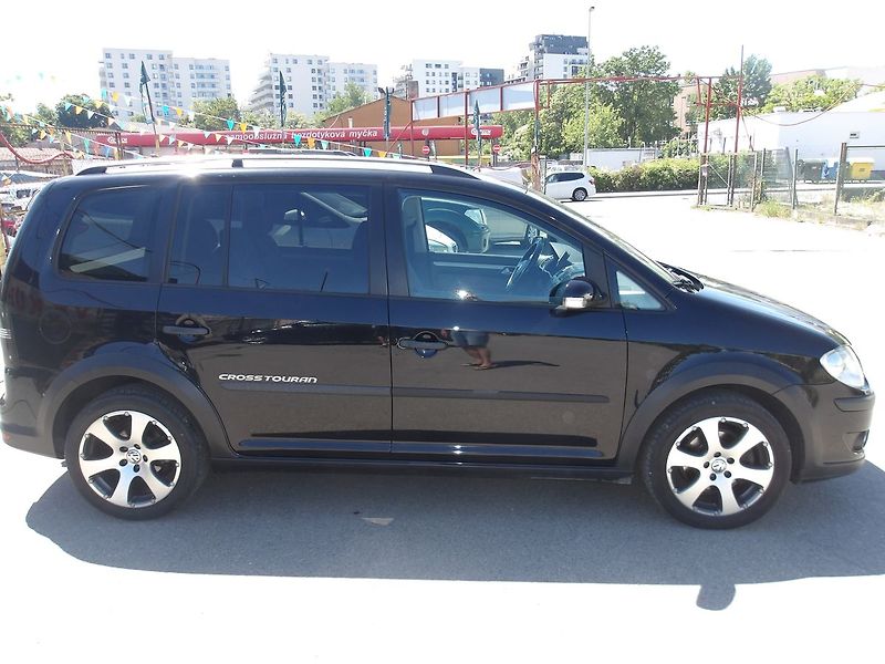 Volkswagen Touran 2,0TDi 125kW CROSSTOURAN Extré - fotka 5 z 37