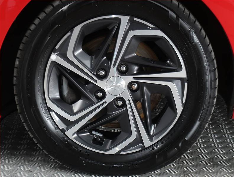 Hyundai i30 (2021) 1.0 T-GDI, ČR,1.maj - fotka 14 z 17