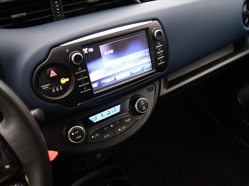 Toyota Yaris 1,5 VVT-i 82kW CZ Tažné Aut.kl - fotka 21 z 31