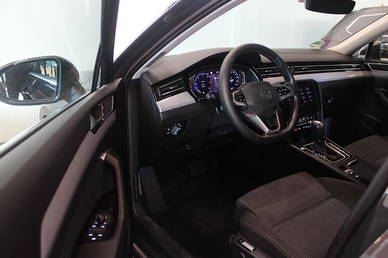 Volkswagen Passat (2020) 2.0TDI DSG Navi Tažné Display - fotka 2 z 25