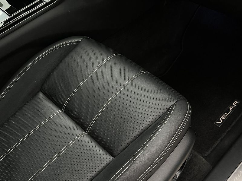 Land Rover Range Rover Velar D300 SE AUT - fotka 21 z 53